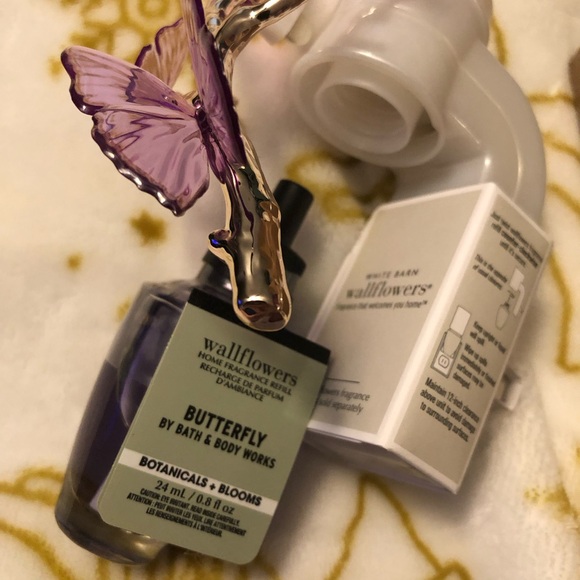 Bath & Body Works Butterfly Wallflowers Fragrance Plug & Refill - Picture 2 of 4